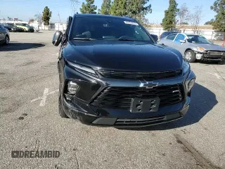 2024 Chevrolet Blazer RS z VIN 3GNKBERS8RS175601, wystawiony jako Copart lot #49354415 z przebiegiem 20 031 mil mil oraz Szkoda całkowita • Salvage title. Historia ofert i sprzedaży dostępna na DreamBid. Obrazek 10.
