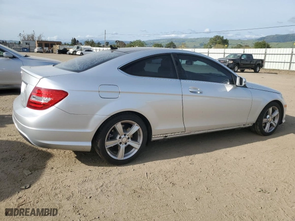 2015 Mercedes-Benz C-Class C 250 with VIN WDDGJ4HB4FG439586, listed as a Copart auction lot 52242175 with 85,622 mi miles and Clean Title. Bid and sale history available at carsss.com. Image 3.