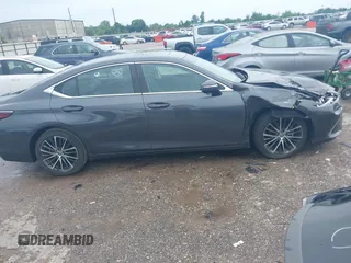 2022 Lexus ES 350 with VIN 58ADZ1B16NU125009, listed as a IAAI auction lot 42483683 with 14,082 mi miles and . Bid and sale history available at DreamBid. Image 13.