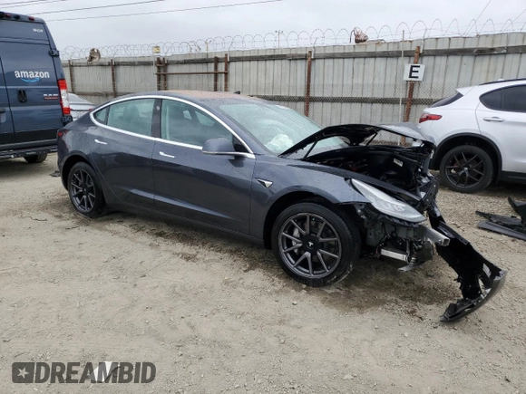 2018 Tesla Model 3 Long Range Battery z VIN 5YJ3E1EA7JF123805, wystawiony jako Copart lot #56034325 z przebiegiem 90 249 mil mil oraz Szkoda całkowita • Salvage title. Historia ofert i sprzedaży dostępna na DreamBid. Obrazek 4.