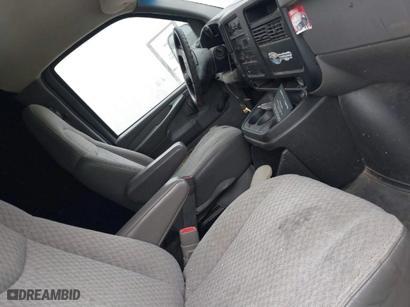 2006 Chevrolet Express Cargo Van with VIN 1GCGG25V961251211, listed as a IAAI auction lot 41875180 with 1 mi miles. Bid and sale history available at carsss.com. Image 5.