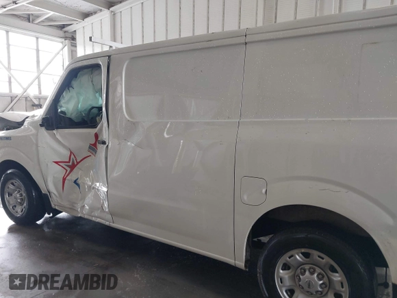2018 Nissan NV Cargo S z VIN 1N6BF0KY7JN808504, wystawiony jako IAAI lot #39906506 z przebiegiem 83 900 mil mil oraz . Historia ofert i sprzedaży dostępna na DreamBid. Obrazek 14.