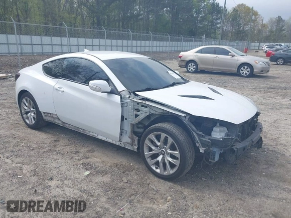 2016 Hyundai Genesis Coupe 3.8L Base with VIN KMHHT6KJ1GU134260, listed as a IAAI auction lot 41948319 with 154,259 mi miles. Bid and sale history available at carsss.com. Image 1.
