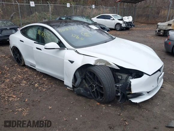 2020 Tesla Model S Long Range with VIN 5YJSA1E23LF389065, listed as a IAAI auction lot 41131372 with Not Provided miles. Bid and sale history available at carsss.com. Image 1.
