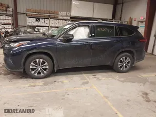 2020 Toyota Highlander XLE with VIN 5TDGZRBH3LS519783, listed as a IAAI auction lot 41366430 with 123,054 mi miles. Bid and sale history available at carsss.com. Image 14.