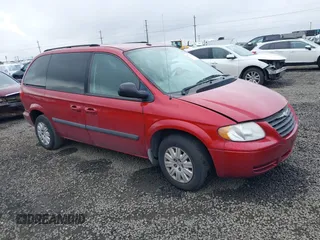2007 Chrysler Town & Country SWB with VIN 1A4GJ45R17B173318, listed as a IAAI auction lot 41735684 with 213,681 mi miles. Bid and sale history available at carsss.com. Image 1.