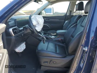 2024 Kia Telluride S с VIN 5XYP6DGC0RG532814, выставлен на аукционе Copart как лот 50601255 с пробегом 7 584 миль миль и Списание • Salvage title. История ставок и продаж доступна на DreamBid. Изображение 7.