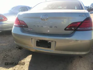 2008 Toyota Avalon XL with VIN 4T1BK36BX8U314798, listed as a IAAI auction lot 40923920 with 128,254 mi miles. Bid and sale history available at carsss.com. Image 17.