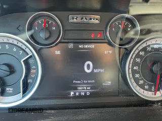 2021 Ram 1500 Tradesman z VIN 1C6RR6KG6MS549410, wystawiony jako Copart lot #74827904 z przebiegiem 122 172 mil mil oraz Czysty tytuł • Clean title. Historia ofert i sprzedaży dostępna na DreamBid. Obrazek 8.