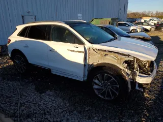2020 Lincoln Nautilus Reserve with VIN 2LMPJ8KP4LBL31218, listed as a Copart auction lot 79643273 with 34,018 mi miles. Bid and sale history available at carsss.com. Image 4.