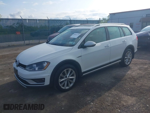 2017 Volkswagen Golf S с VIN 3VWH17AU9HM533688, выставлен на аукционе IAAI как лот 40091125 с пробегом 82 578 миль миль и . История ставок и продаж доступна на DreamBid. Изображение 2.