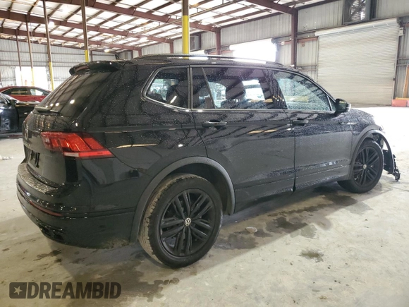 2022 Volkswagen Tiguan SE R-Line Black with VIN 3VVCB7AX1NM140818, listed as a Copart auction lot 71376004 with 29,190 mi miles and Salvage title. Bid and sale history available at DreamBid. Image 3.