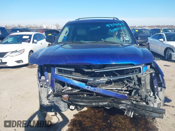2010 Chevrolet Tahoe LTZ z VIN 1GNUCCE08AR266535, wystawiony jako IAAI lot #41154068 z przebiegiem 212 010 mil mil oraz . Historia ofert i sprzedaży dostępna na DreamBid. Obrazek 13.