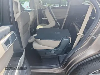 2021 Ford Explorer XLT z VIN 1FMSK8DHXMGB35691, wystawiony jako IAAI lot #42418719 z przebiegiem 64 847 mil mil oraz . Historia ofert i sprzedaży dostępna na DreamBid. Obrazek 4.