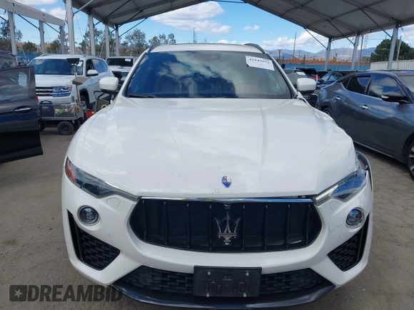 2019 Maserati Levante S with VIN ZN661YUS1KX318915, listed as a IAAI auction lot 41949952 with 74,355 mi miles. Bid and sale history available at carsss.com. Image 12.