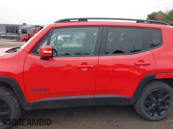 2017 Jeep Renegade Latitude with VIN ZACCJBBBXHPG47418, listed as a IAAI auction lot 41533128 with 123,991 mi miles. Bid and sale history available at carsss.com. Image 15.