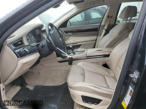 2010 BMW 7 Series 750Li z VIN WBAKB8C57ACY63934, wystawiony jako Copart lot #58851285 z przebiegiem Nie podano mil oraz Czysty tytuł • Clean title. Historia ofert i sprzedaży dostępna na DreamBid. Obrazek 7.