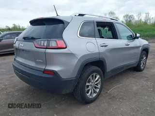 2019 Jeep Cherokee Latitude Plus z VIN 1C4PJMLB9KD287978, wystawiony jako IAAI lot #42228505 z przebiegiem 207 539 mil mil oraz . Historia ofert i sprzedaży dostępna na DreamBid. Obrazek 4.