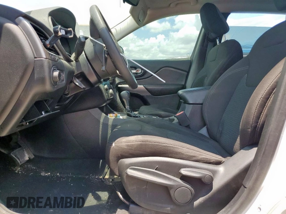 2021 Jeep Cherokee Latitude with VIN 1C4PJLCB3MD180163, listed as a Copart auction lot 60833865 with 95,259 mi miles and Salvage title. Bid and sale history available at DreamBid. Image 7.