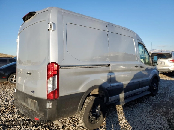 2023 Ford Transit Cargo with VIN 1FTBR2CG1PKB27888, listed as a Copart auction lot 41638535 with 40,595 mi miles and Salvage title. Bid and sale history available at DreamBid. Image 3.