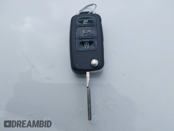 2010 Volkswagen GTI z VIN WVWFD7AJ3AW313279, wystawiony jako IAAI lot #41902259 z przebiegiem 91 594 mil mil oraz . Historia ofert i sprzedaży dostępna na DreamBid. Obrazek 11.
