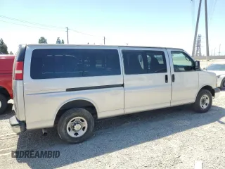 2007 Chevrolet Express Passenger with VIN 1GAHG39U871190066, listed as a Copart auction lot 57879915 with 250,921 mi miles and Clean title. Bid and sale history available at DreamBid. Image 3.
