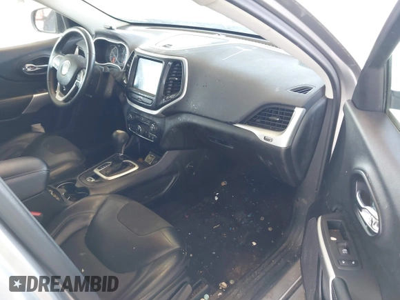 2018 Jeep Cherokee Latitude Plus z VIN 1C4PJLLB9JD573435, wystawiony jako IAAI lot #42163796 z przebiegiem 57 486 mil mil oraz . Historia ofert i sprzedaży dostępna na DreamBid. Obrazek 5.