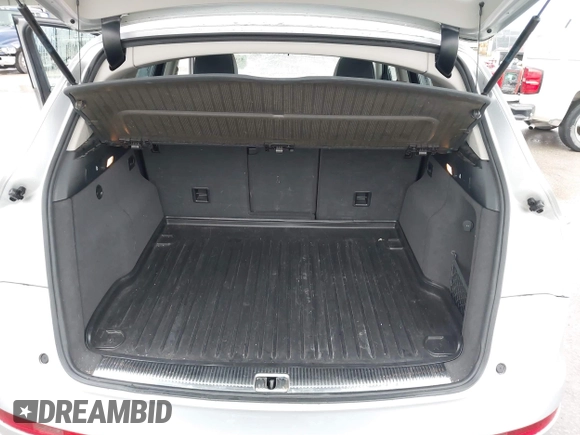 2010 Audi Q5 Premium Plus с VIN WA1LKAFP5AA104653, выставлен на аукционе IAAI как лот 41930488 с пробегом 81 934 миль миль и . История ставок и продаж доступна на DreamBid. Изображение 18.