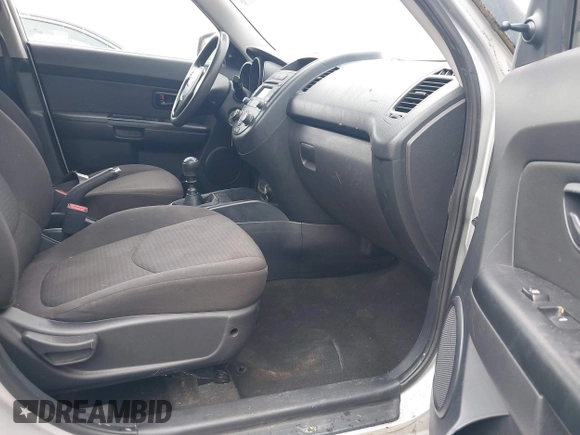2013 Kia Soul with VIN KNDJT2A51D7517273, listed as a IAAI auction lot 42116861 with 151,617 mi miles. Bid and sale history available at carsss.com. Image 5.
