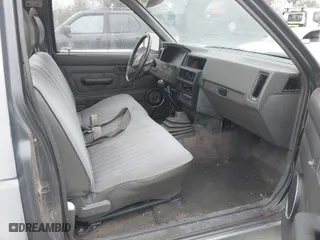 1991 Nissan Trucks 2WD XE with VIN 1N6SD11S8MC313088, listed as a IAAI auction lot 42044351 with 117,342 mi miles. Bid and sale history available at carsss.com. Image 5.