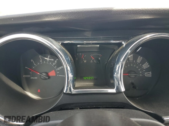 2008 Ford Mustang Deluxe z VIN 1ZVHT80N085132479, wystawiony jako Copart lot #54768695 z przebiegiem 42 404 mil mil oraz Szkoda całkowita • Salvage title. Historia ofert i sprzedaży dostępna na DreamBid. Obrazek 9.