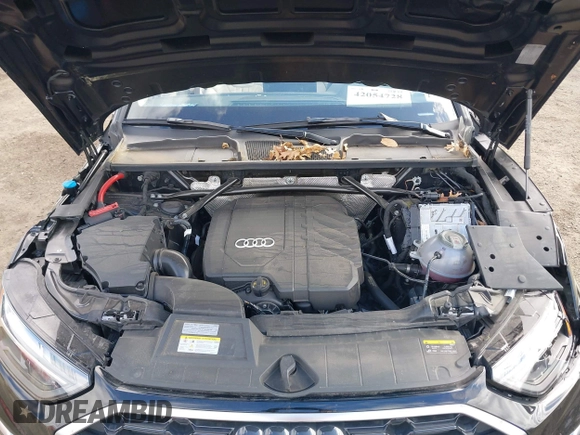 2024 Audi Q5 S line Premium z VIN WA1GAAFY8R2043043, wystawiony jako IAAI lot #42054728 z przebiegiem 10 929 mil mil oraz . Historia ofert i sprzedaży dostępna na DreamBid. Obrazek 10.