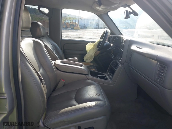 2004 Chevrolet Silverado 1500 Crew Cab LS with VIN 2GCEC13T741428702, listed as a IAAI auction lot 41915343 with 252,065 mi miles. Bid and sale history available at carsss.com. Image 5.