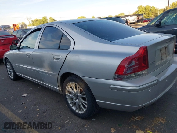 2006 Volvo S60 2.4L Turbo with VIN YV1RS547662506204, listed as a IAAI auction lot 40511738 with 155,457 mi miles. Bid and sale history available at carsss.com. Image 3.