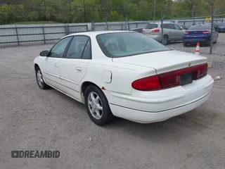 2004 Buick Regal LS with VIN 2G4WB52K941332654, listed as a IAAI auction lot 42106741 with 174,319 mi miles. Bid and sale history available at carsss.com. Image 3.