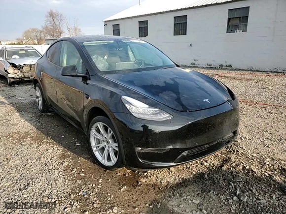 2022 Tesla Model Y Long Range with VIN 7SAYGAEE5NF376911, listed as a Copart auction lot 47370235 with 46,876 mi miles and Salvage Title. Bid and sale history available at carsss.com. Image 15.