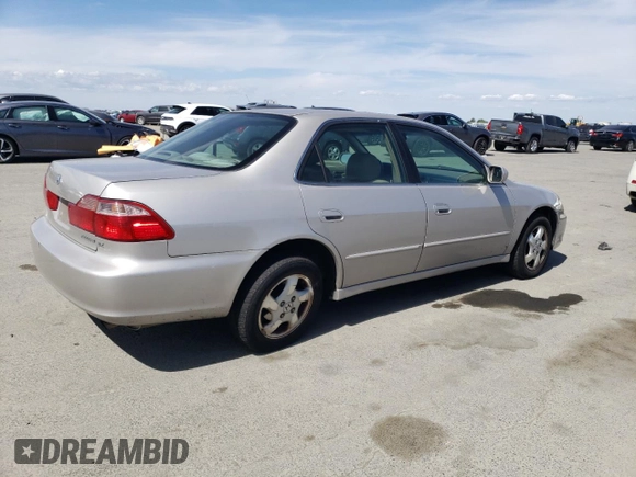 1998 Honda Accord EX z VIN 1HGCG5555WA176329, wystawiony jako Copart lot #56905865 z przebiegiem 127 911 mil mil oraz Szkoda całkowita • Salvage title. Historia ofert i sprzedaży dostępna na DreamBid. Obrazek 3.
