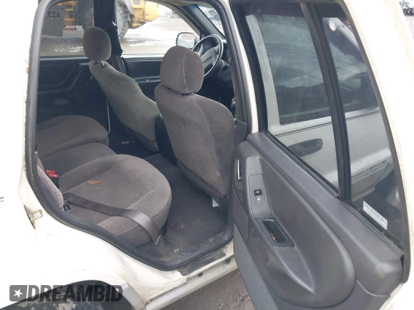 2000 Jeep Grand Cherokee Laredo z VIN 1J4G248S2YC339997, wystawiony jako IAAI lot #42395079 z przebiegiem 261 704 mil mil oraz . Historia ofert i sprzedaży dostępna na DreamBid. Obrazek 8.