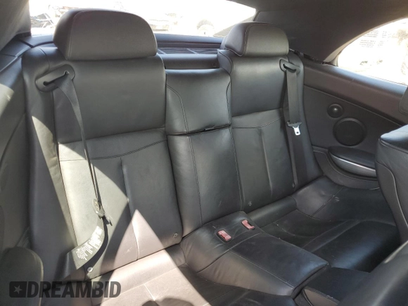2010 BMW 6 Series 650i z VIN WBAEB5C52AC225960, wystawiony jako Copart lot #71639634 z przebiegiem 114 696 mil mil oraz Czysty tytuł • Clean title. Historia ofert i sprzedaży dostępna na DreamBid. Obrazek 10.
