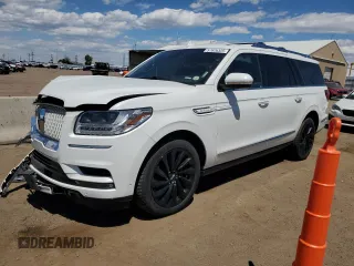 2020 Lincoln Navigator Reserve z VIN 5LMJJ3LT4LEL21810, wystawiony jako Copart lot #57626325 z przebiegiem 72 058 mil mil oraz Szkoda całkowita • Salvage title. Historia ofert i sprzedaży dostępna na DreamBid. Obrazek 1.