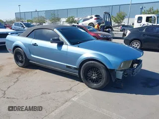 2005 Ford Mustang Deluxe with VIN 1ZVFT84N655232308, listed as a IAAI auction lot 42139250 with 200,850 mi miles. Bid and sale history available at carsss.com. Image 1.
