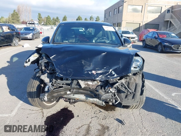 2018 Porsche Cayenne z VIN WP1AA2A24JKA02500, wystawiony jako IAAI lot #41885724 z przebiegiem 70 183 mil mil oraz . Historia ofert i sprzedaży dostępna na DreamBid. Obrazek 6.