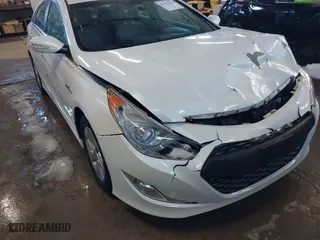 2014 Hyundai Sonata Hybrid with VIN KMHEC4A42EA117405, listed as a IAAI auction lot 41157185 with 74,225 mi miles. Bid and sale history available at carsss.com. Image 6.