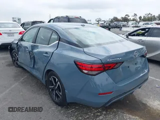 2024 Nissan Sentra SV z VIN 3N1AB8CV4RY260119, wystawiony jako IAAI lot #42131950 z przebiegiem 12 157 mil mil oraz . Historia ofert i sprzedaży dostępna na DreamBid. Obrazek 3.