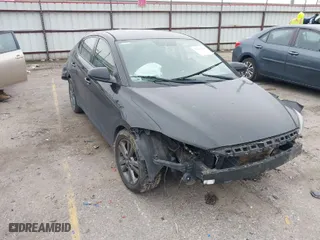 2017 Hyundai Elantra SE with VIN 5NPD84LFXHH140539, listed as a IAAI auction lot 41583020 with 112,035 mi miles. Bid and sale history available at carsss.com. Image 1.