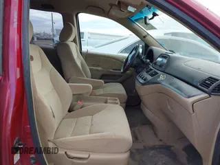 2005 Honda Odyssey LX with VIN 5FNRL38235B121653, listed as a IAAI auction lot 41704670 with 263,160 mi miles. Bid and sale history available at carsss.com. Image 5.