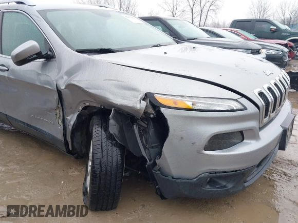 2016 Jeep Cherokee Latitude with VIN 1C4PJLCB7GW273440, listed as a IAAI auction lot 41452456 with 106,048 mi miles. Bid and sale history available at carsss.com. Image 6.