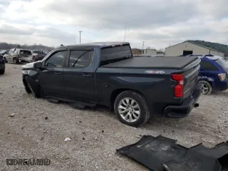 2021 Chevrolet Silverado 1500 Custom with VIN 1GCPYBEK2MZ212722, listed as a Copart auction lot 85321014 with 76,343 mi miles and Salvage Title. Bid and sale history available at carsss.com. Image 2.