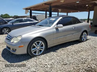 2008 Mercedes-Benz CLK 350 z VIN WDBTK56FX8T092386, wystawiony jako Copart lot #57283715 z przebiegiem 126 696 mil mil oraz Szkoda całkowita • Salvage title. Historia ofert i sprzedaży dostępna na DreamBid. Obrazek 1.