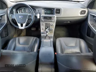 2015 Volvo V60 T5 Drive-E Premier z VIN YV140MEK6F1225135, wystawiony jako Copart lot #47532495 z przebiegiem 119 872 mil mil oraz Czysty tytuł • Clean title. Historia ofert i sprzedaży dostępna na DreamBid. Obrazek 8.